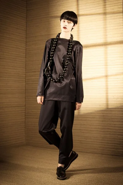 Look 13